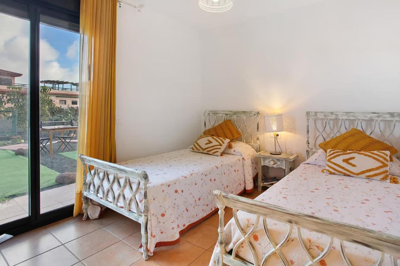 Amadeus Villa La Oliva Bagian luar foto